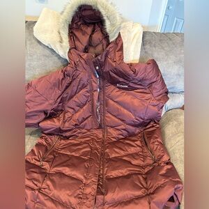 Columbia Women's Burgundy Puffer Coat